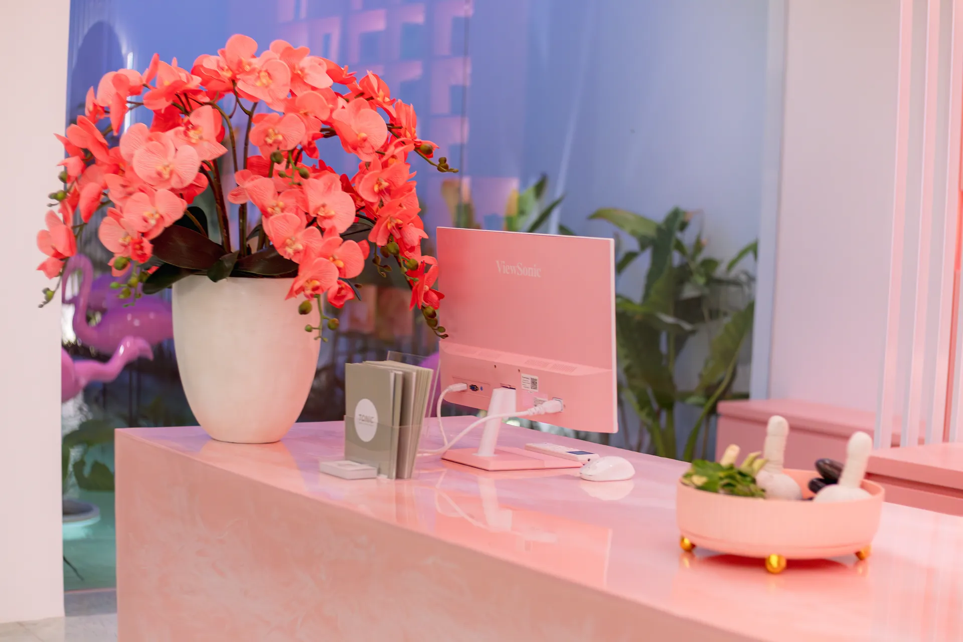 Botanicals & Retail